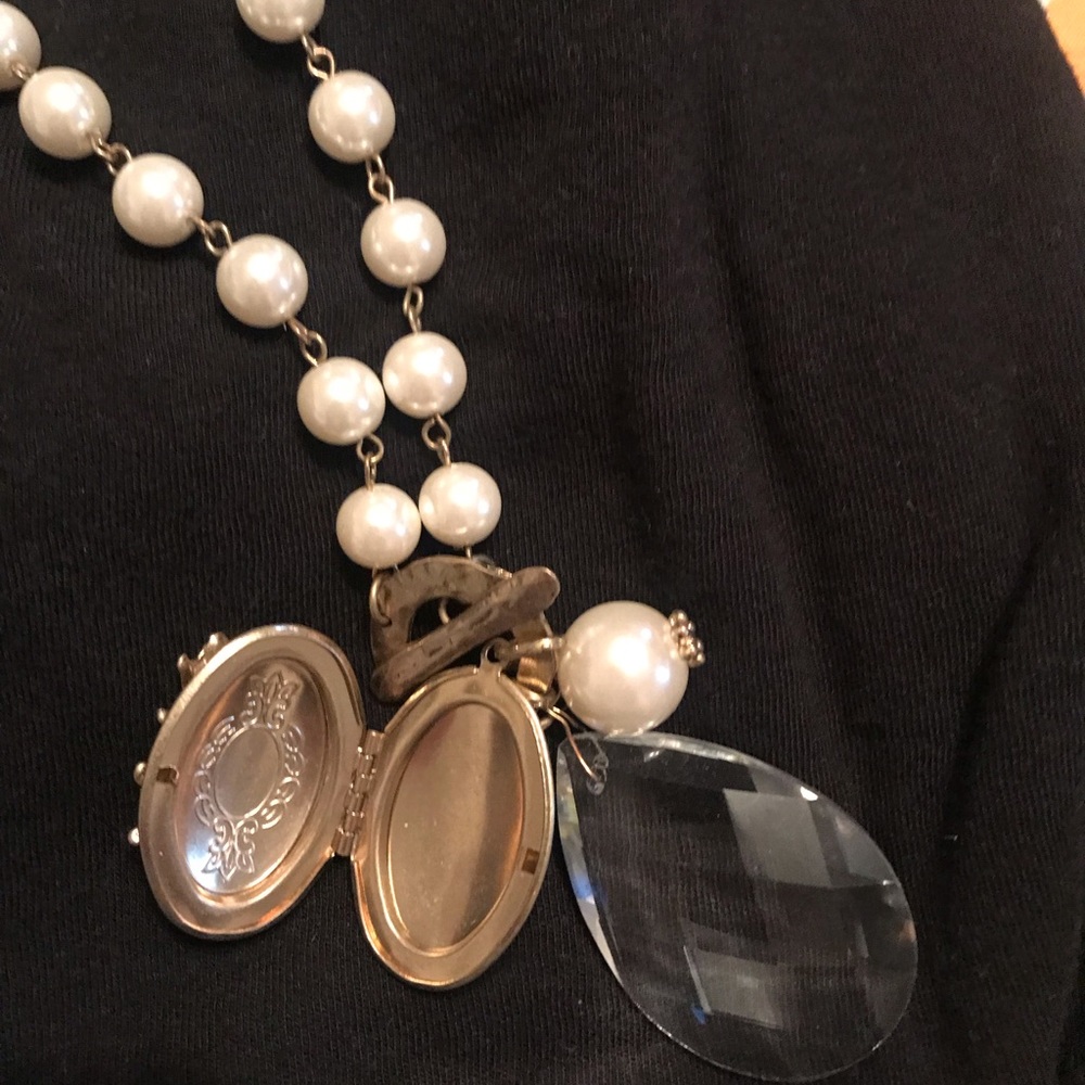 Beautiful necklace - Picture 3 of 3